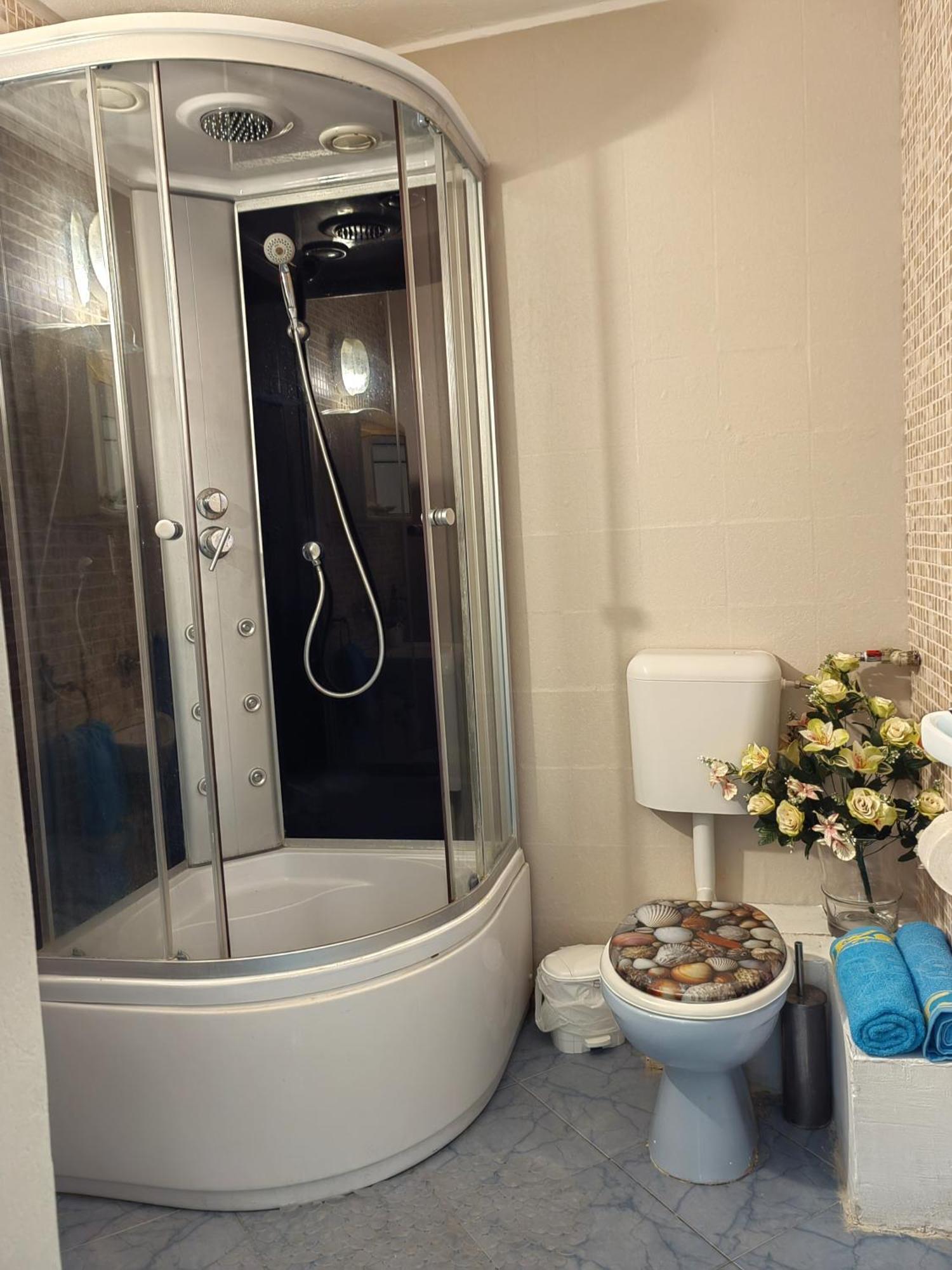 וארנה Guest House Blago מראה חיצוני תמונה